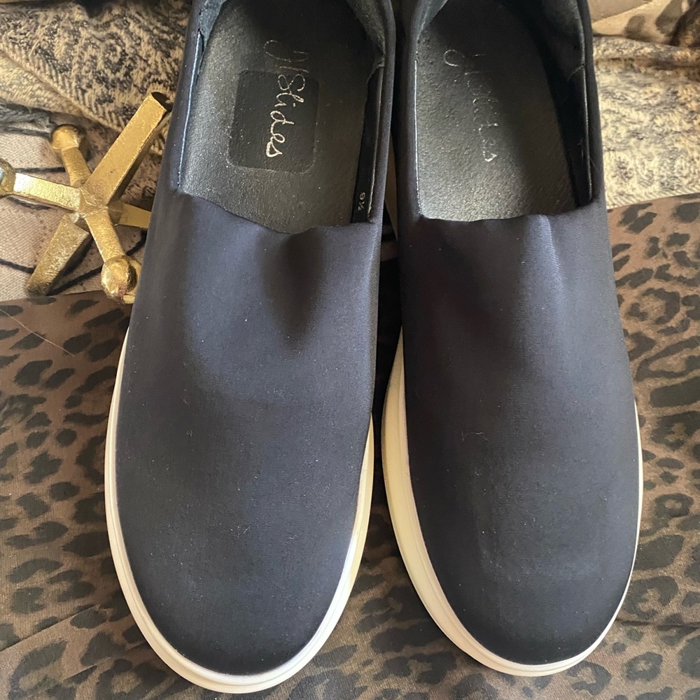 Jslides slip ons